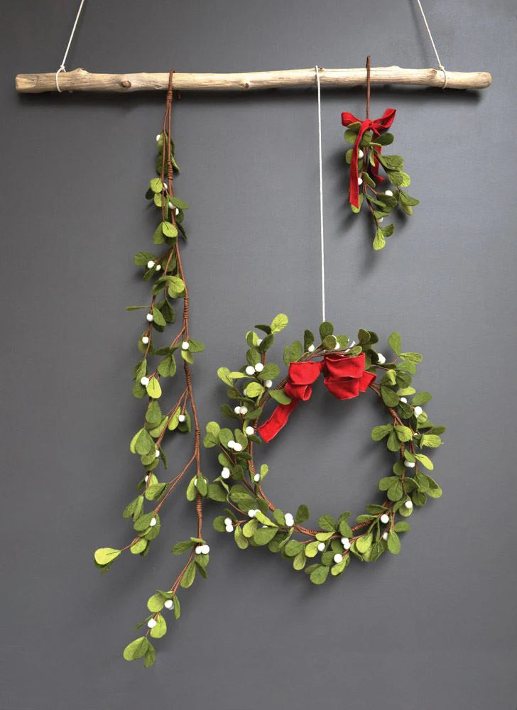 Felt Mistletoe Wreath